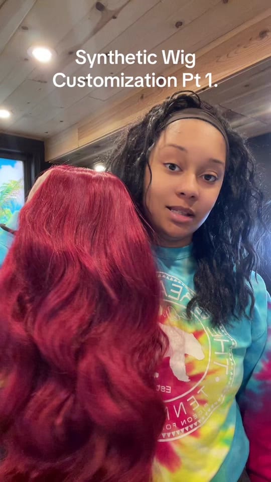 Post 1 by Aisha Hairstylist & Creator on TikTok (video)