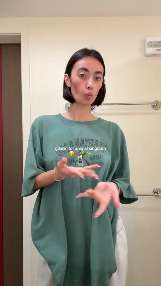 Post 3 by Lauren Desloge on TikTok (video)