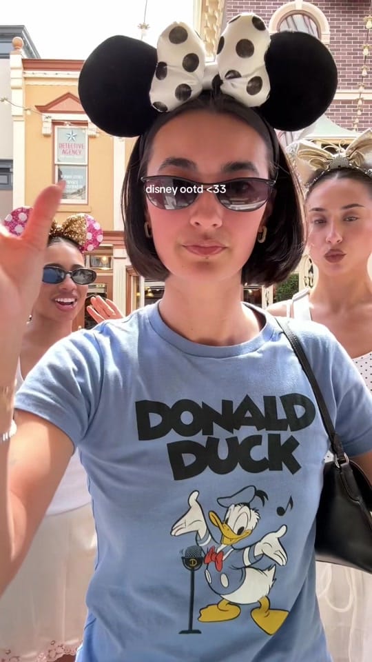Post 1 by Lauren Desloge on TikTok (video)