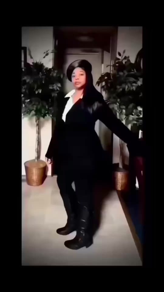 Post 1 by Shandria Sangria on TikTok (video)