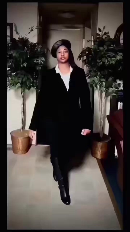 Post 2 by Shandria Sangria on TikTok (video)