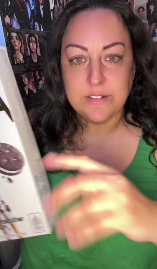 Post 6 by andrealovesmakeup29 on TikTok (video)