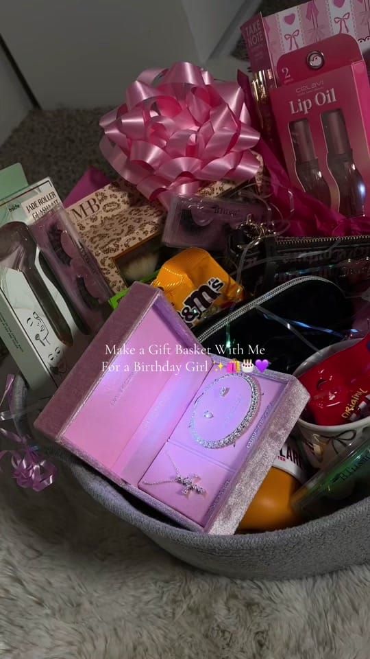Post 3 by Alissa on TikTok (video)