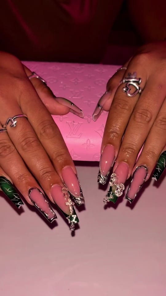 Post 3 by Nailsxailin on TikTok (video)
