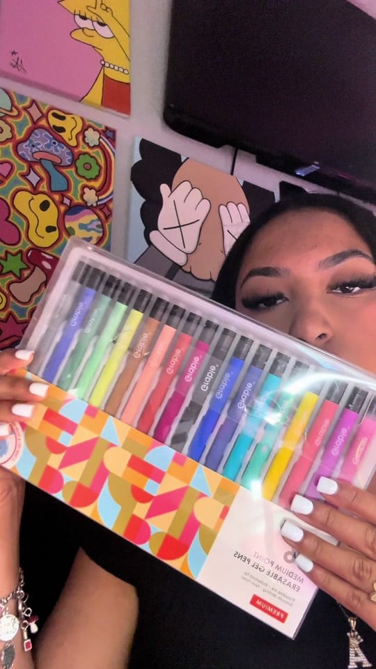 Post 2 by Nailsxailin on TikTok (video)
