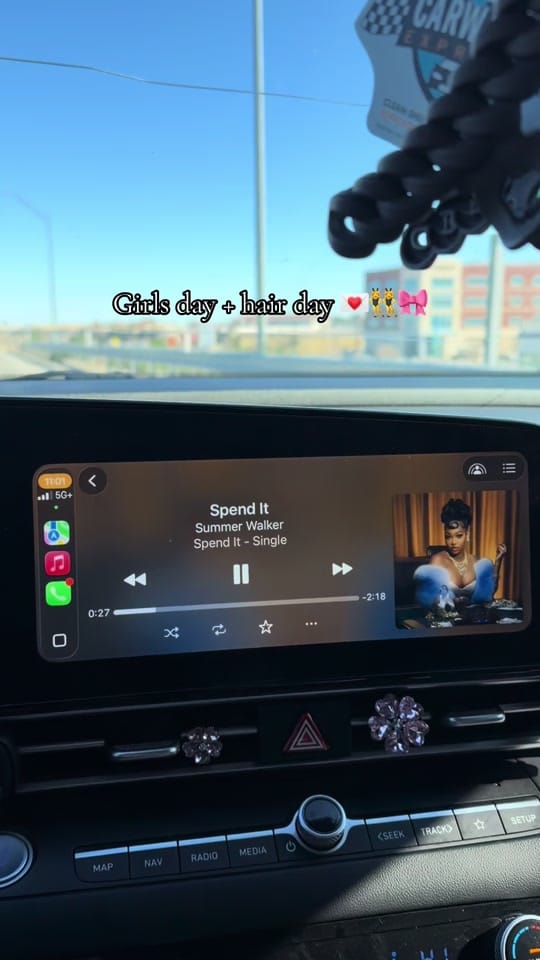 Post 5 by Em on TikTok (video)