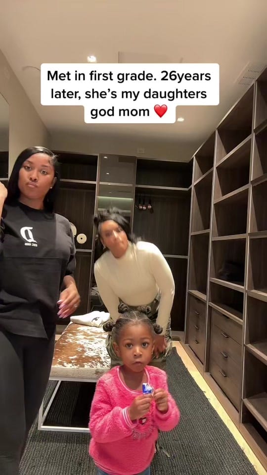 Post 10 by RenaB on TikTok (video)