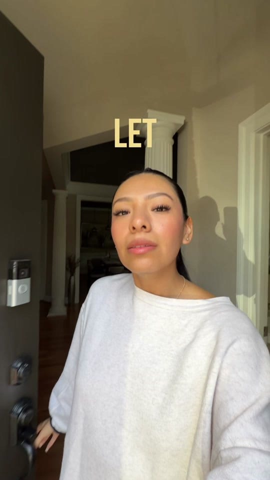 Post 8 by Carolina Torres on TikTok (video)