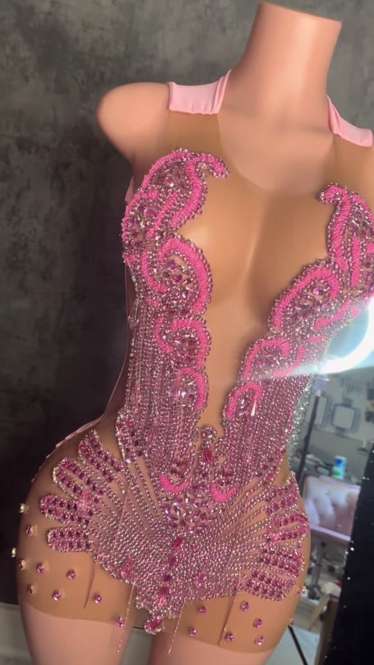 Post 1 by Bee Gaines 🐝 💗 on TikTok (video)