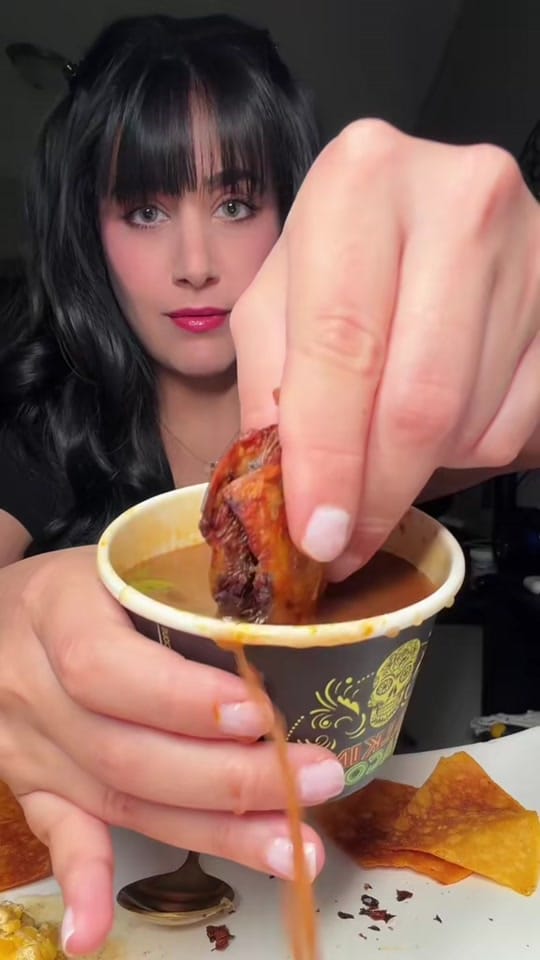 Post 6 by itsdinalog 🌮🍟🍕🍔 on TikTok (video)