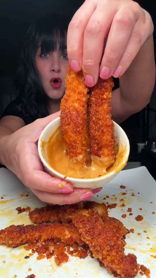 Post 4 by itsdinalog 🌮🍟🍕🍔 on TikTok (video)