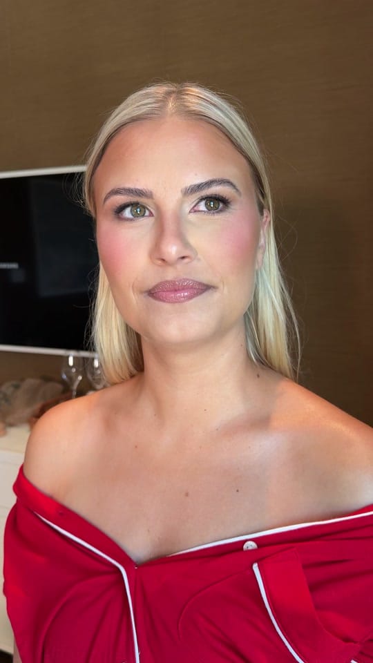 Post 2 by Melissa Wise MUA on TikTok (video)