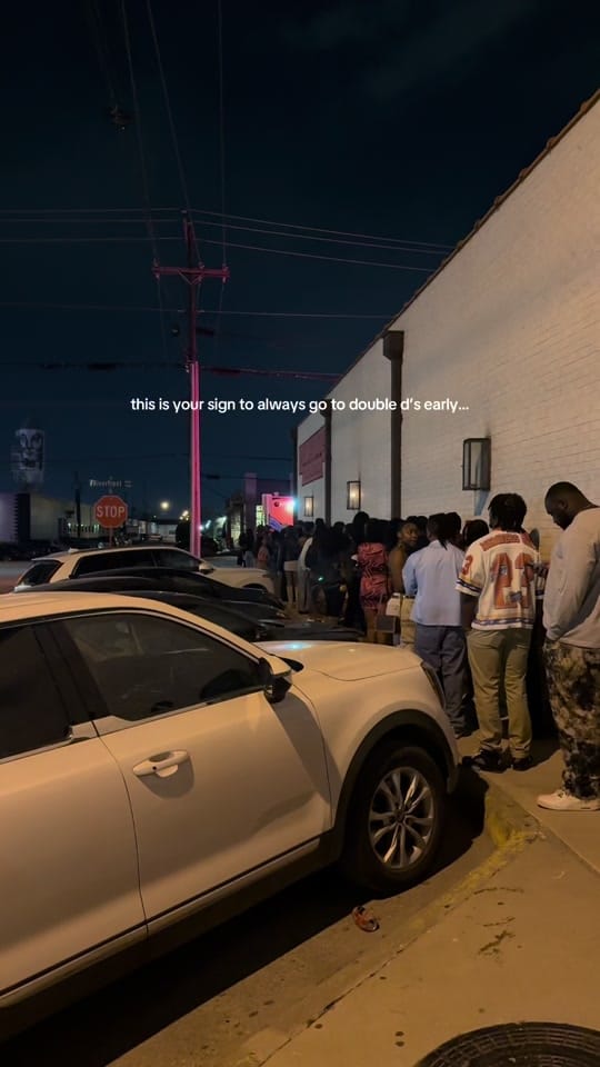 Post 1 by Q on TikTok (video)
