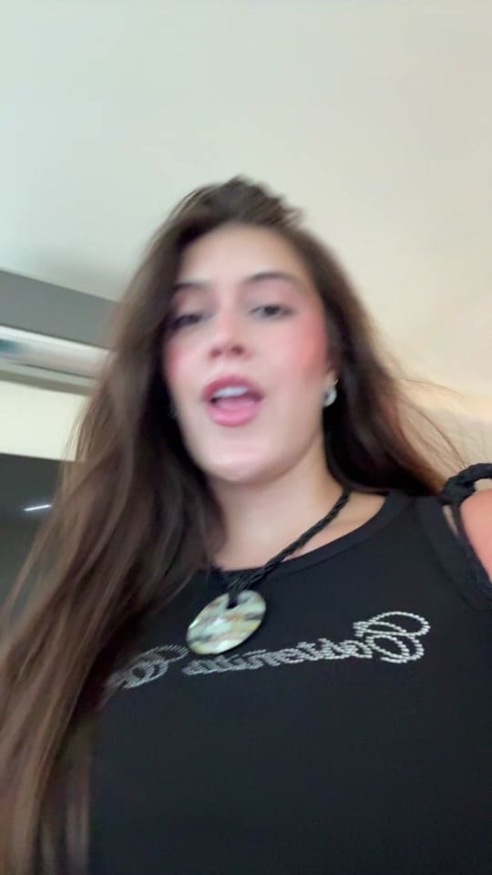 Post 2 by Valeria Pineda on TikTok (video)