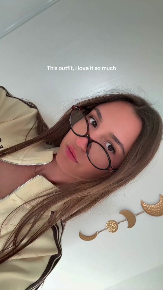 Post 1 by Julyy ⭐️🎀🪩 on TikTok (video)