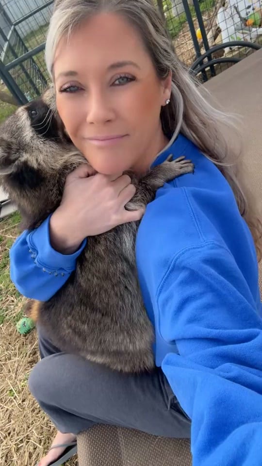 Post 1 by Shana Lester on TikTok (video)