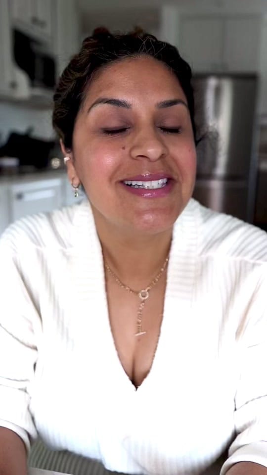 Post 4 by Stella on TikTok (video)