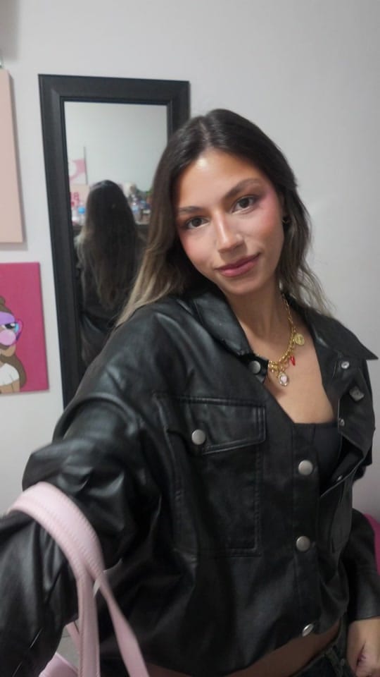 Post 4 by L E Y D A M A R I on TikTok (video)