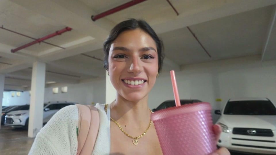 Post 2 by L E Y D A M A R I on TikTok (video)