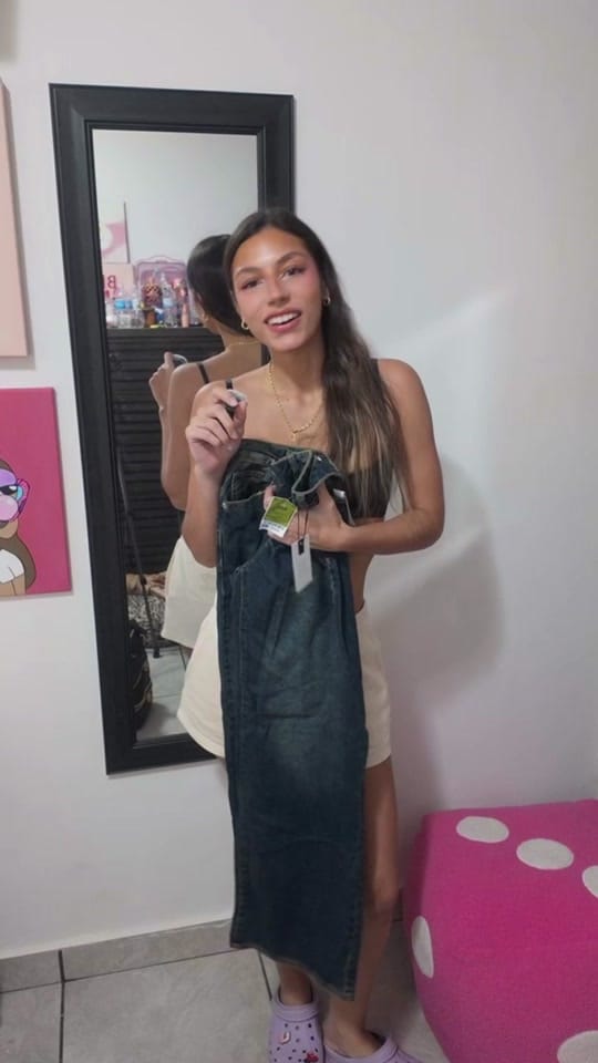 Post 8 by L E Y D A M A R I on TikTok (video)
