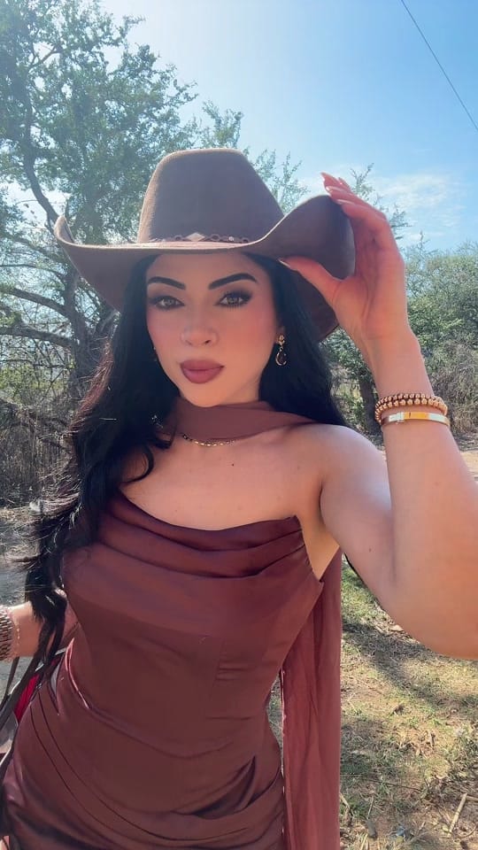 Post 9 by ANDUANGEL/MAKEUP ARTIST🪄💫 on TikTok (video)