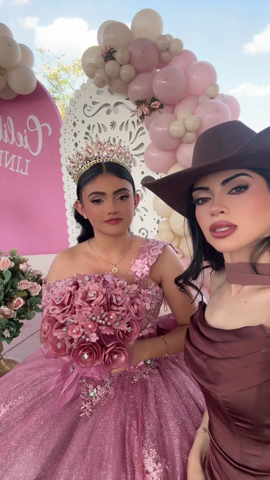 Post 8 by ANDUANGEL/MAKEUP ARTIST🪄💫 on TikTok (video)