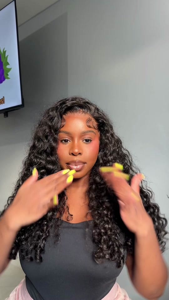 Post 2 by Naomi| Wig Influencer on TikTok (video)