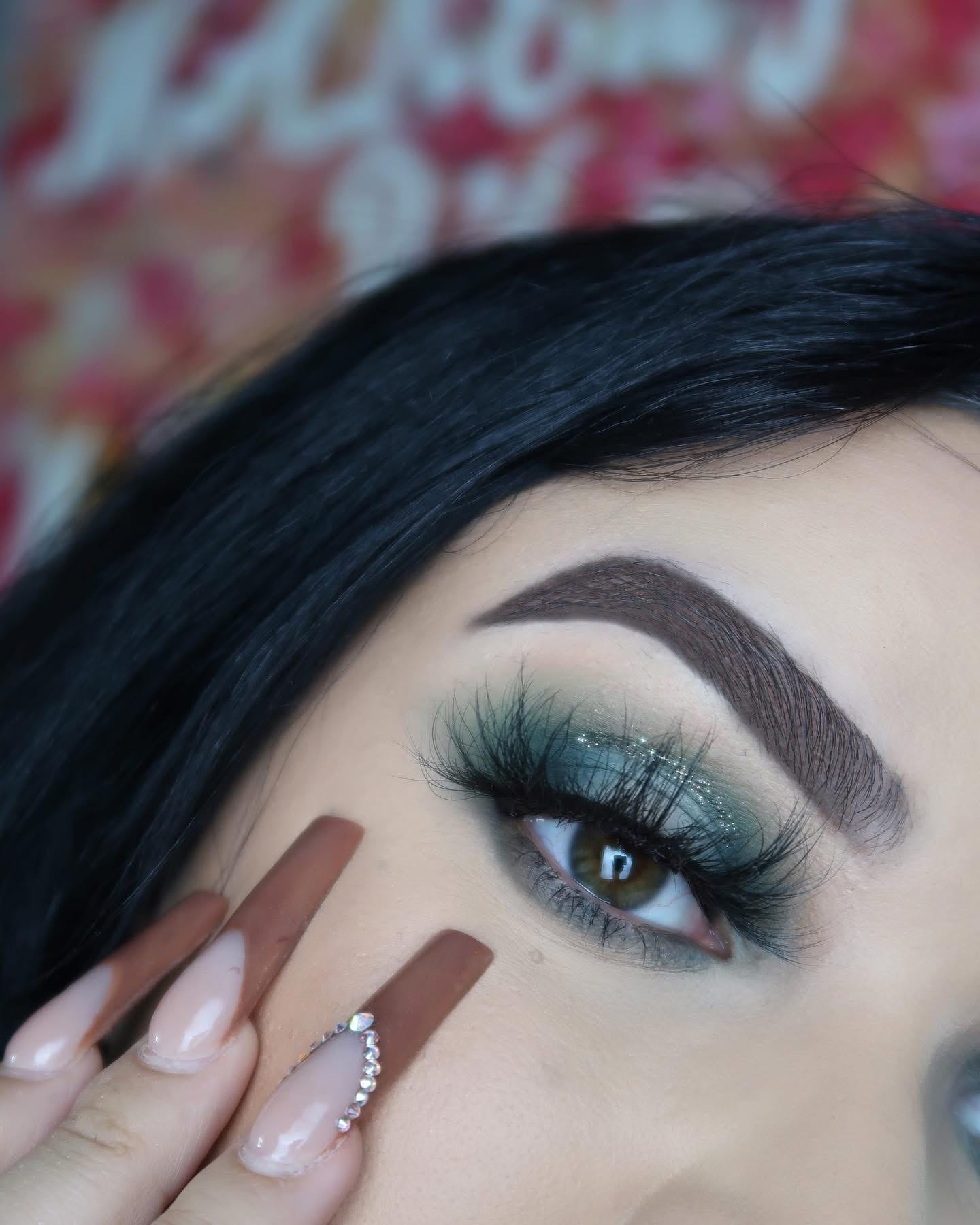Post 5 by Monica |Makeup & More✨ on TikTok (video)