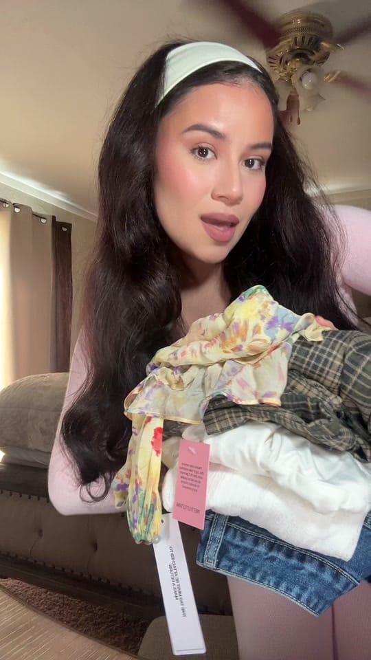 Post 3 by Cristii on TikTok (video)