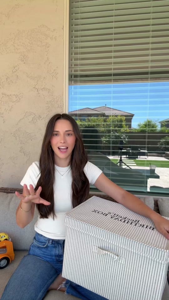Post 2 by Valentina Brown on TikTok (video)