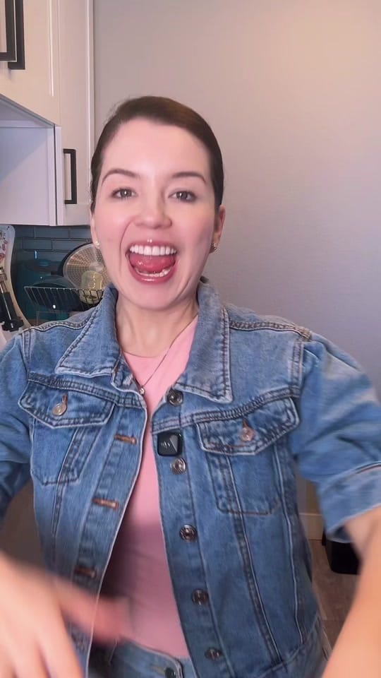 Post 6 by anacarolinasway on TikTok (video)