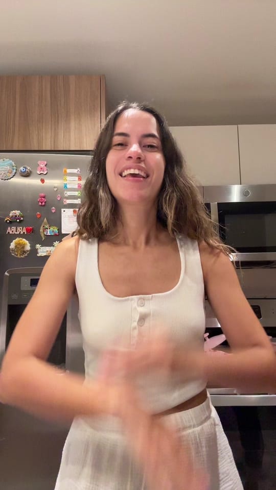 Post 1 by Gaby Kisses on TikTok (video)