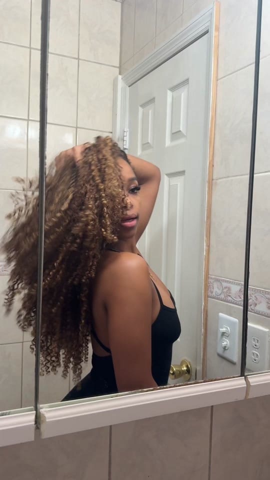 Post 6 by Chē on TikTok (video)