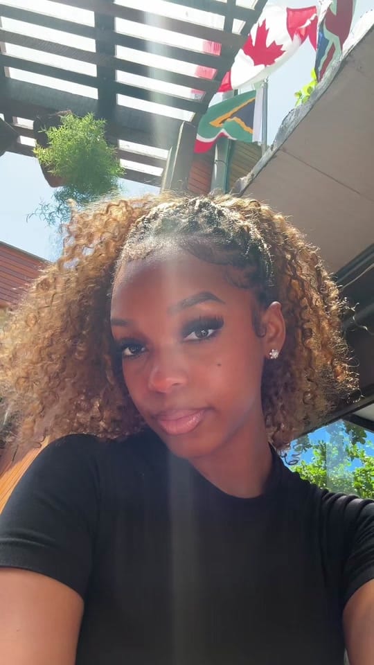 Post 4 by Chē on TikTok (video)