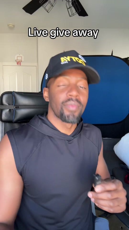 Post 2 by Giyohnly1 on TikTok (video)