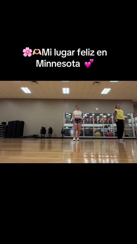Post 3 by yenireyes__ on TikTok (video)