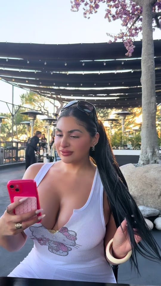 Post 2 by adrianasahar on TikTok (video)