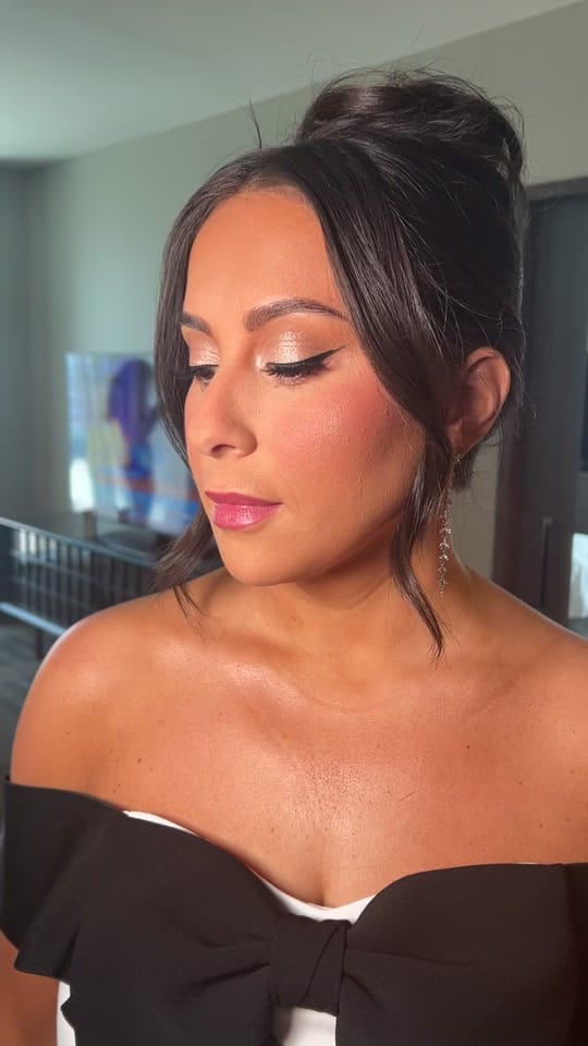 Post 8 by Kristen Farrah Makeup on TikTok (video)