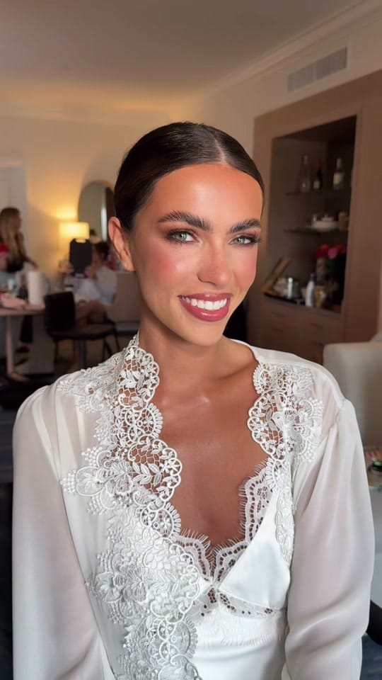 Post 3 by Kristen Farrah Makeup on TikTok (video)