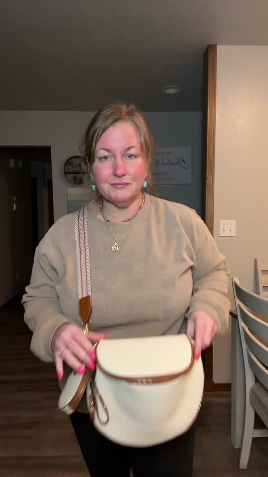 Post 2 by Julie on TikTok (video)