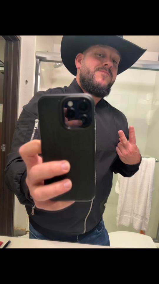 Post 2 by Oso_yuni🐻🇨🇺🏳️‍🌈 on TikTok (video)