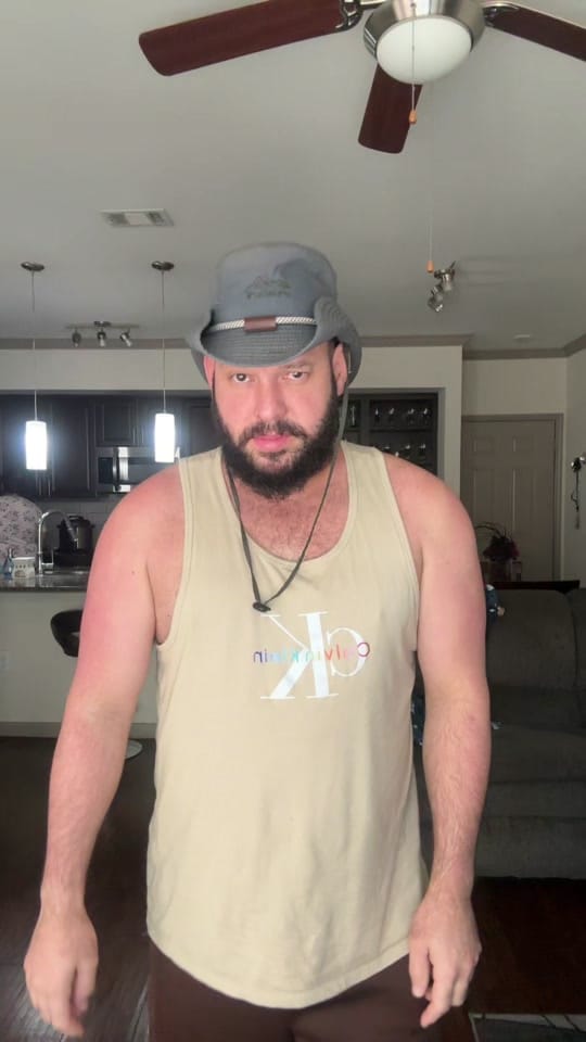 Post 10 by Oso_yuni🐻🇨🇺🏳️‍🌈 on TikTok (video)