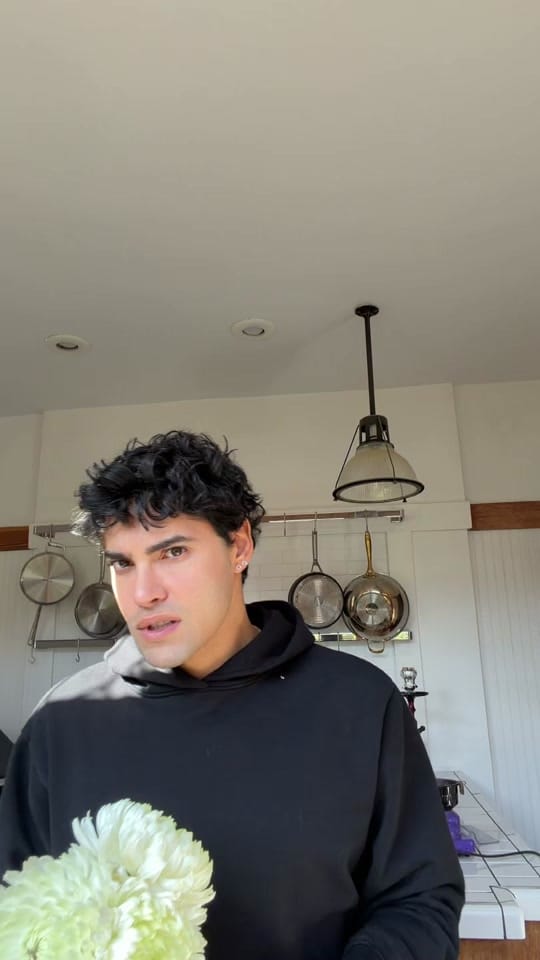Post 1 by Glen Coco on TikTok (video)