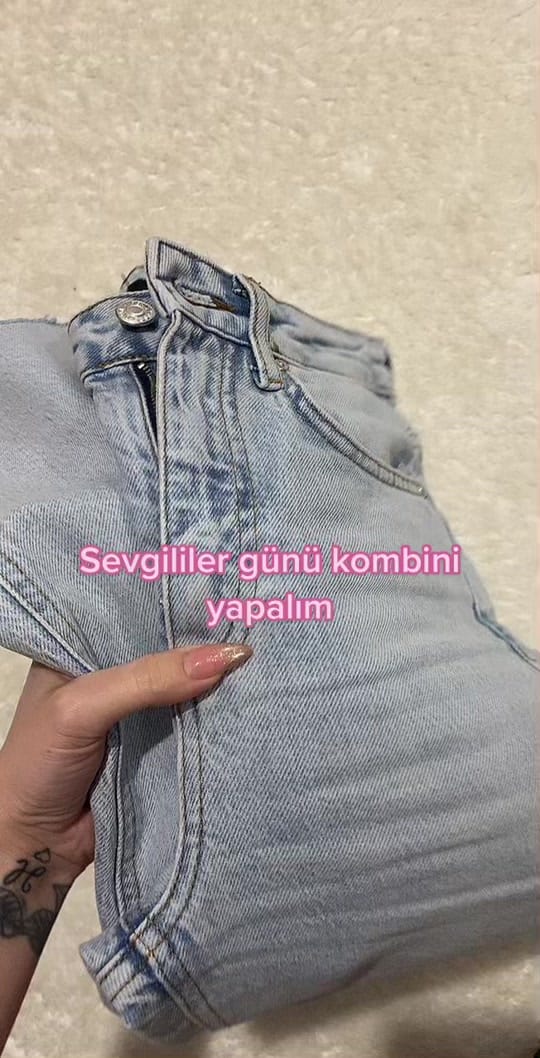 Post 9 by Selin Aksu on TikTok (video)