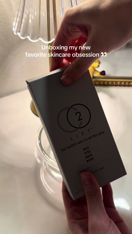 Post 1 by Zoe The Esthetician on TikTok (video)