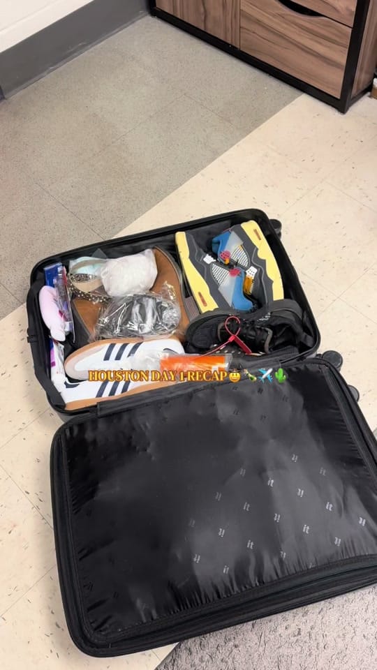 Post 2 by Elia$ on TikTok (video)