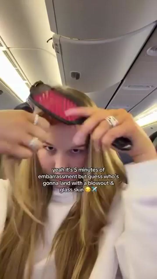 Post 10 by Isadora Violetta on TikTok (video)