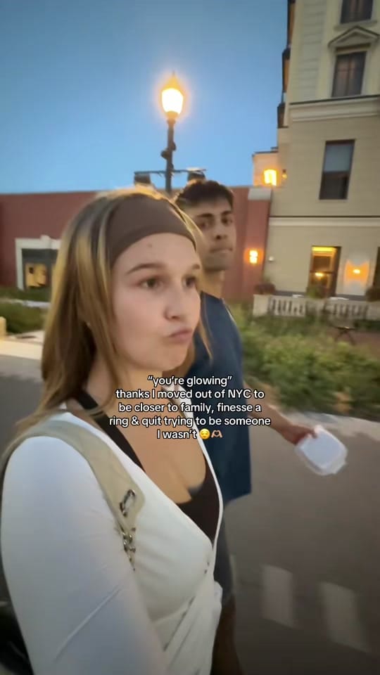 Post 7 by Isadora Violetta on TikTok (video)
