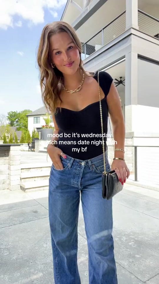 Post 2 by Isadora Violetta on TikTok (video)