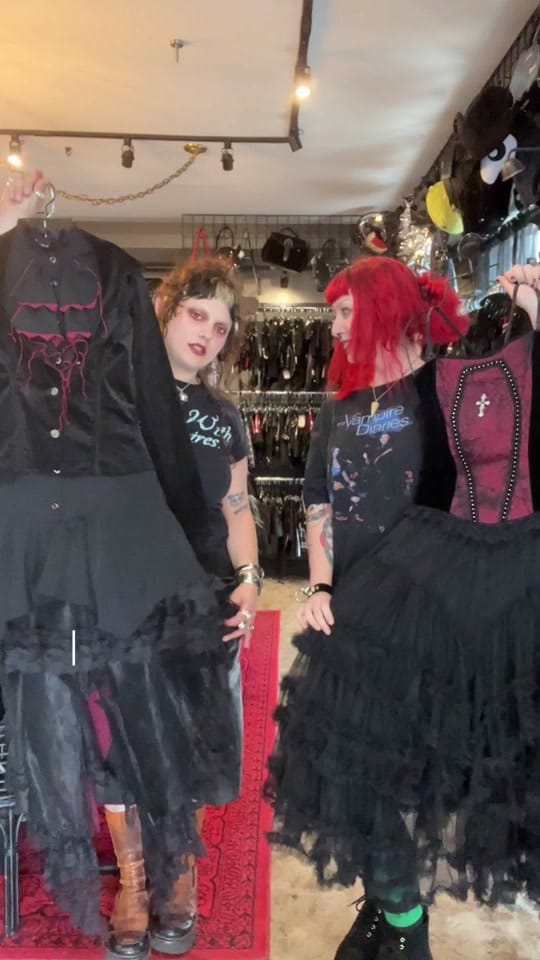 Post 4 by la loupe noir on TikTok (video)